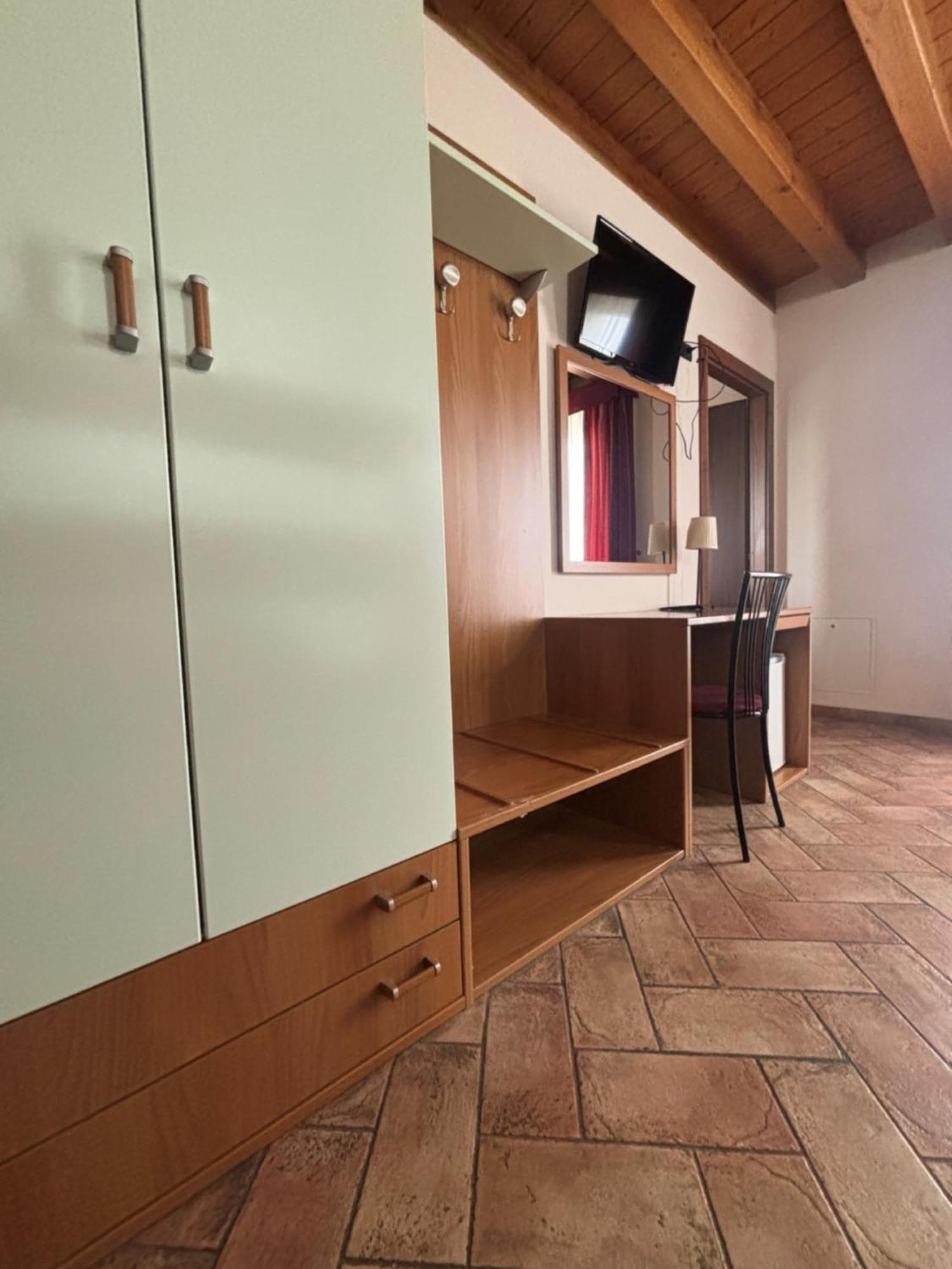Hotel Agli Ulivi Valeggio sul Mincio Exterior foto