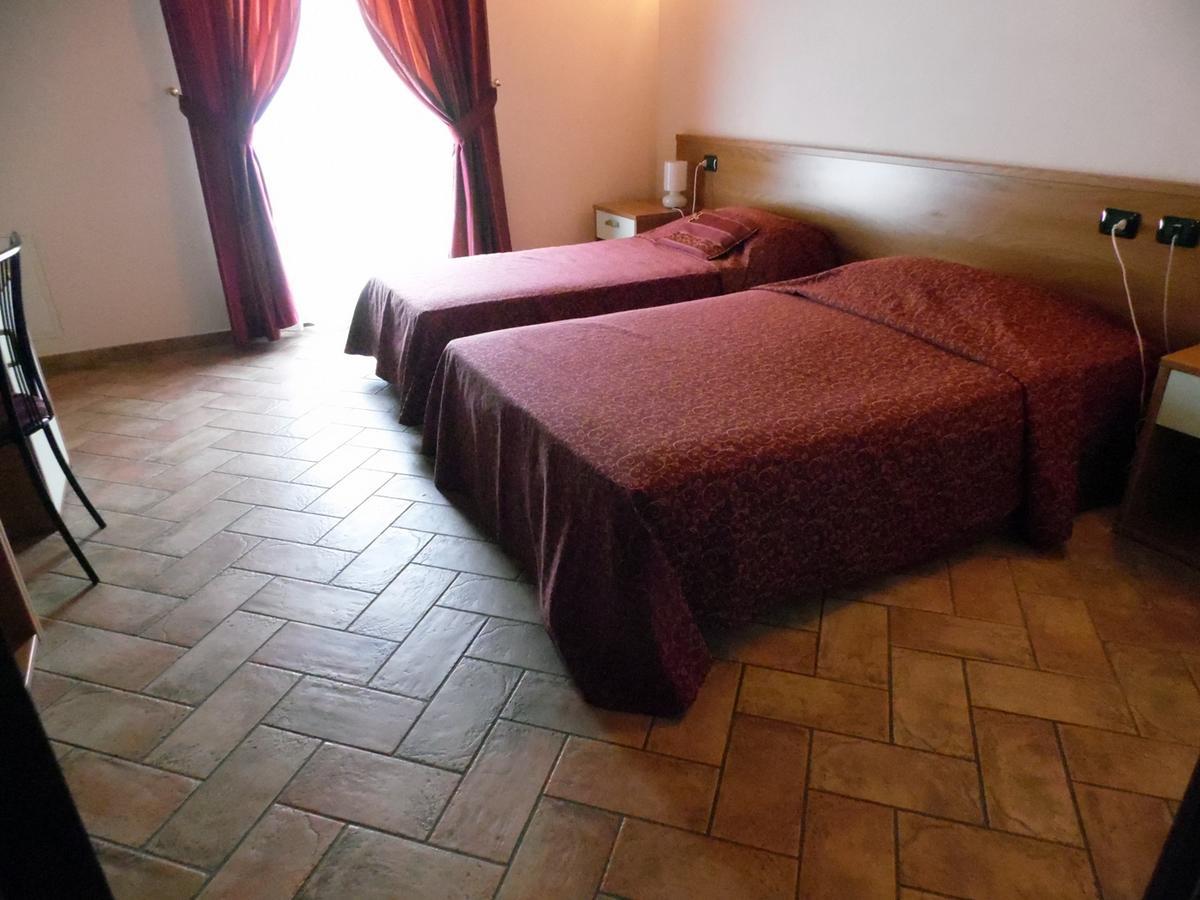 Hotel Agli Ulivi Valeggio sul Mincio Exterior foto