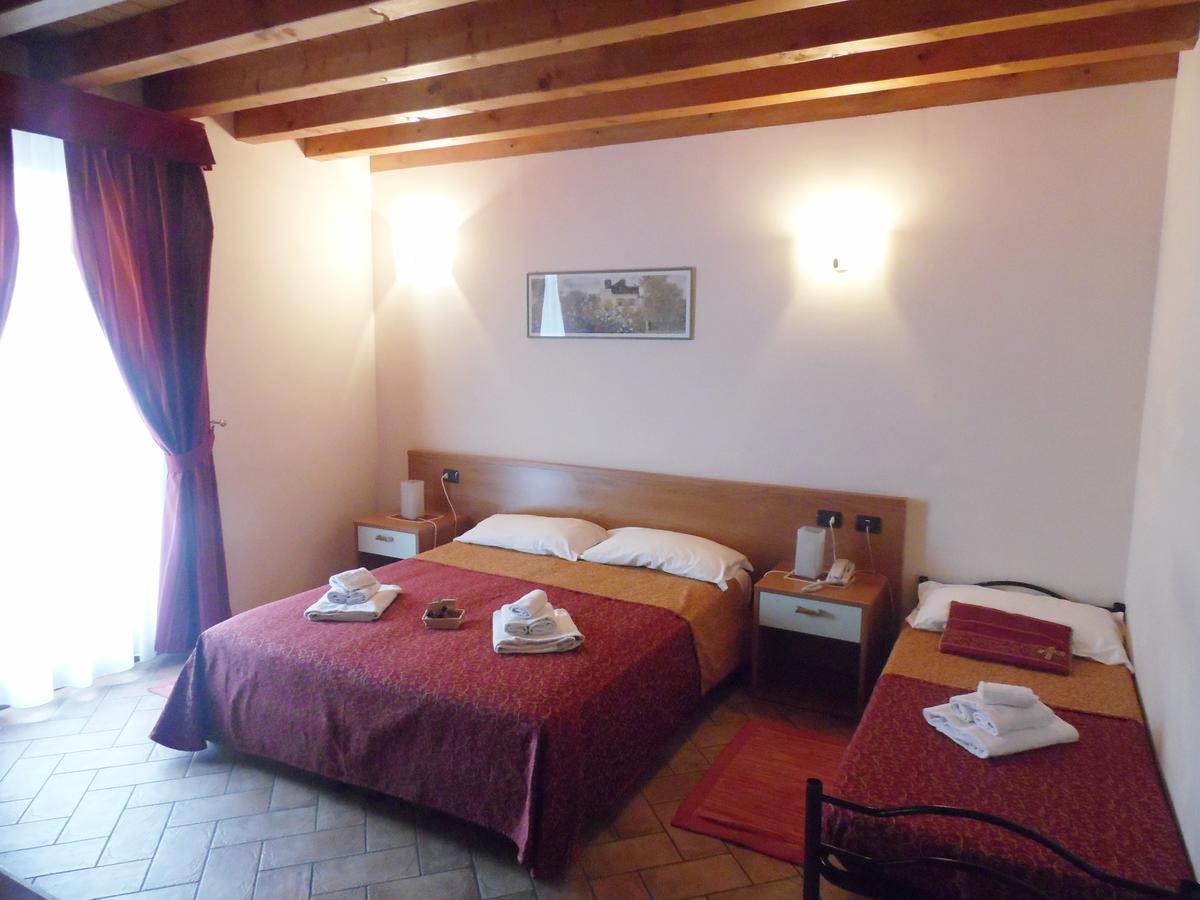 Hotel Agli Ulivi Valeggio sul Mincio Exterior foto